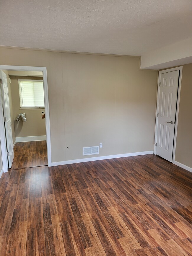 Master Bedroom - 1st floor - 4674 Fishcreek Rd