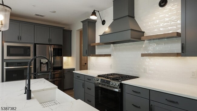 Building Photo - 113 Iris Ct