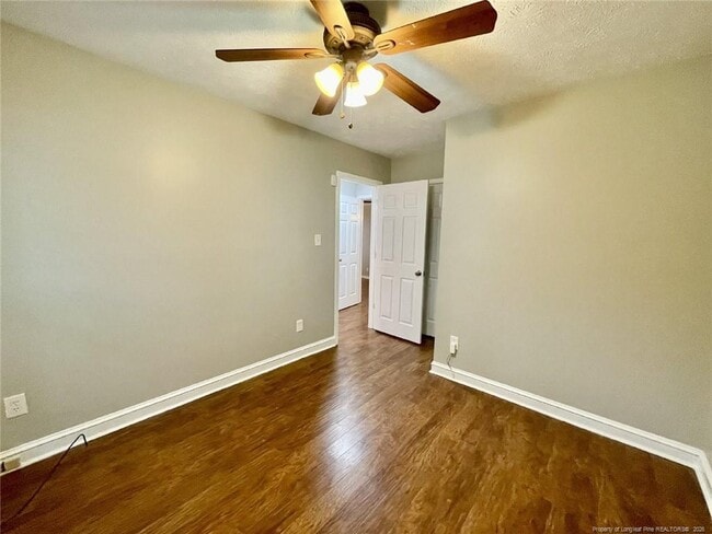 Building Photo - 431 Offing Dr