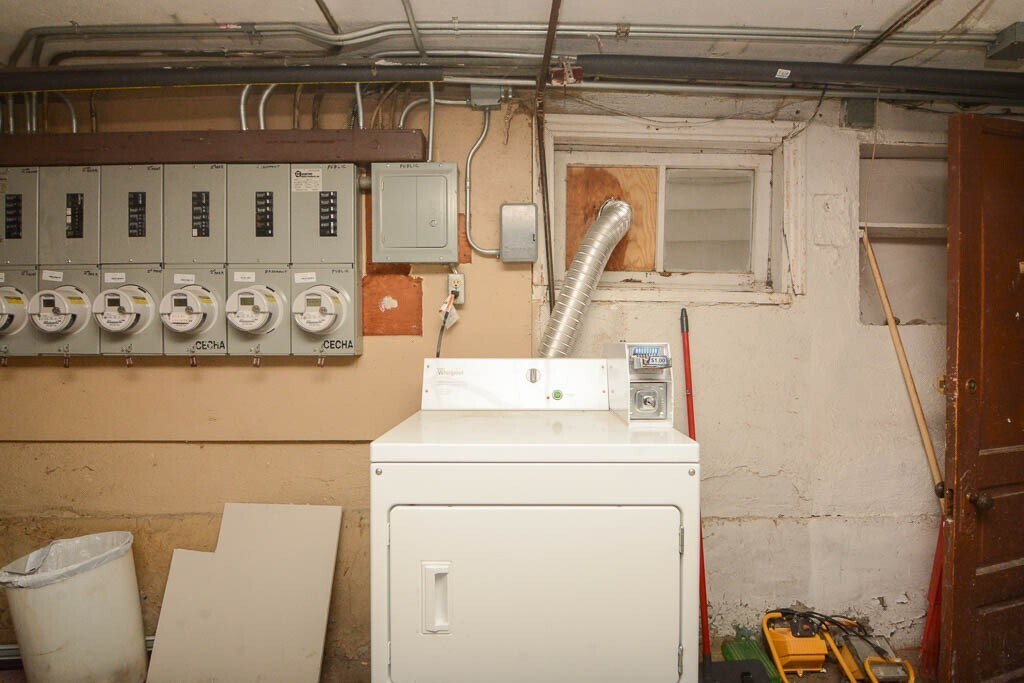 Building Photo - 2970 N Ridgeway Ave