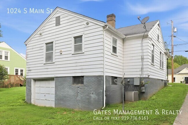 Building Photo - 1024 S Main St