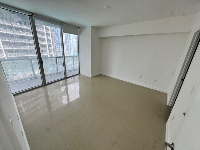 Building Photo - 495 Brickell Ave