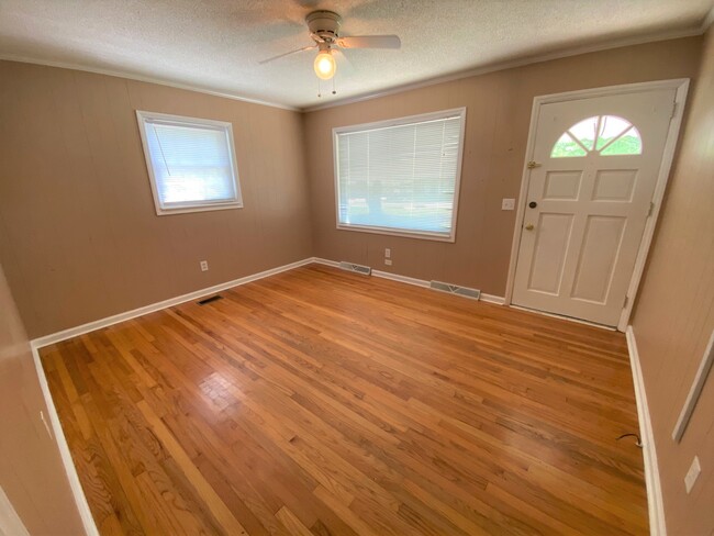 Living Room - 728 Phelps and Workman Rd