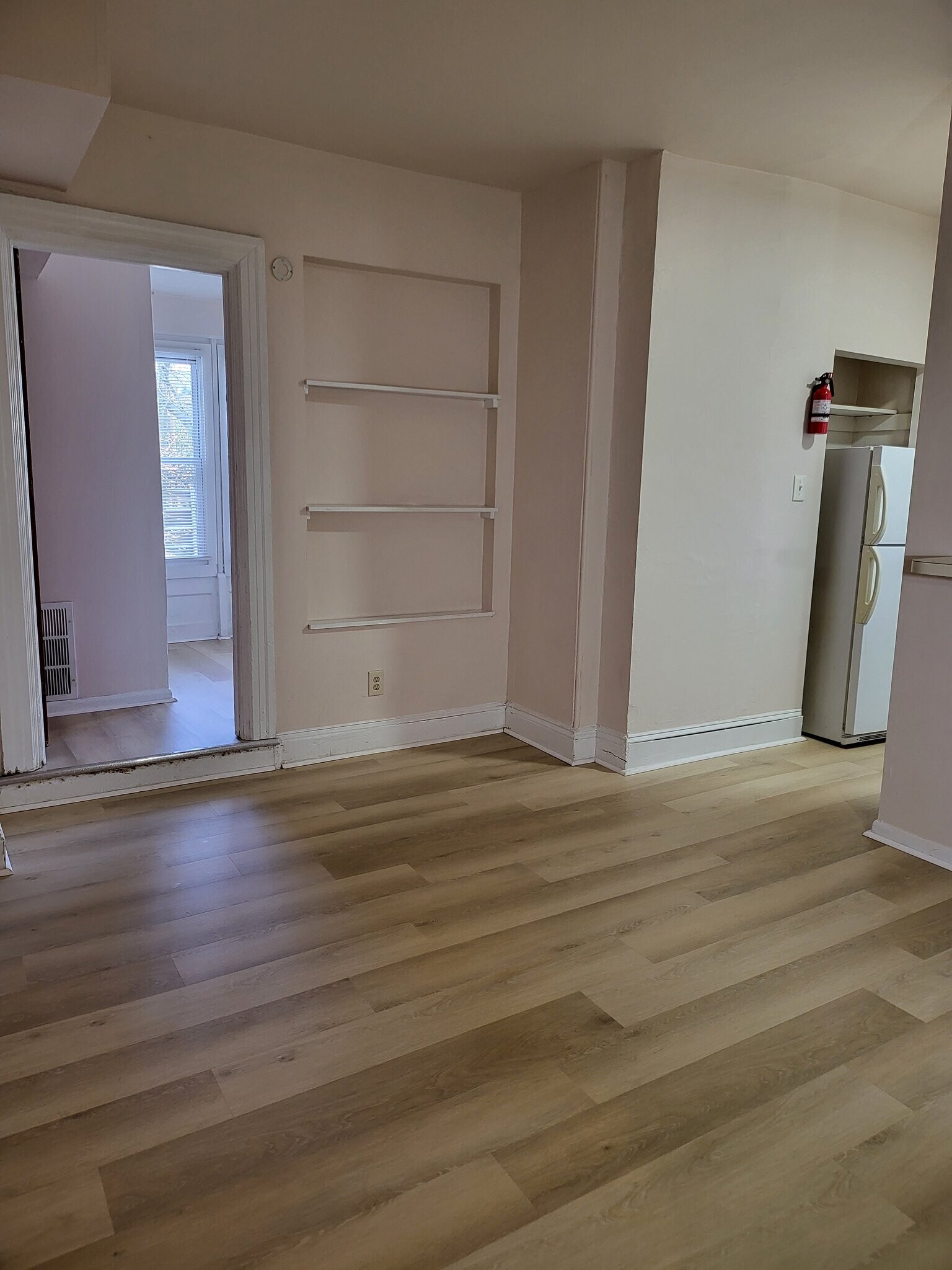 Building Photo - 119 E Mt Airy Ave