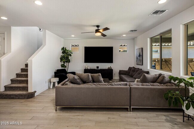 Building Photo - 8958 W Orange Dr