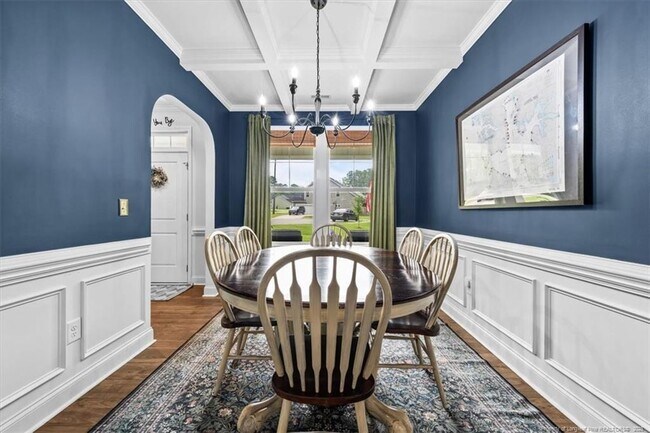 Building Photo - 400 Everest Ct