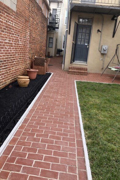 Backyard - 816 W Lombard St