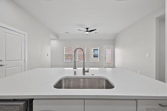 Building Photo - 116 Wood St