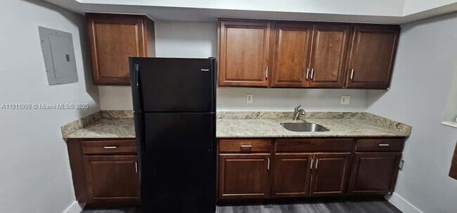 Building Photo - 161 NW 40th St