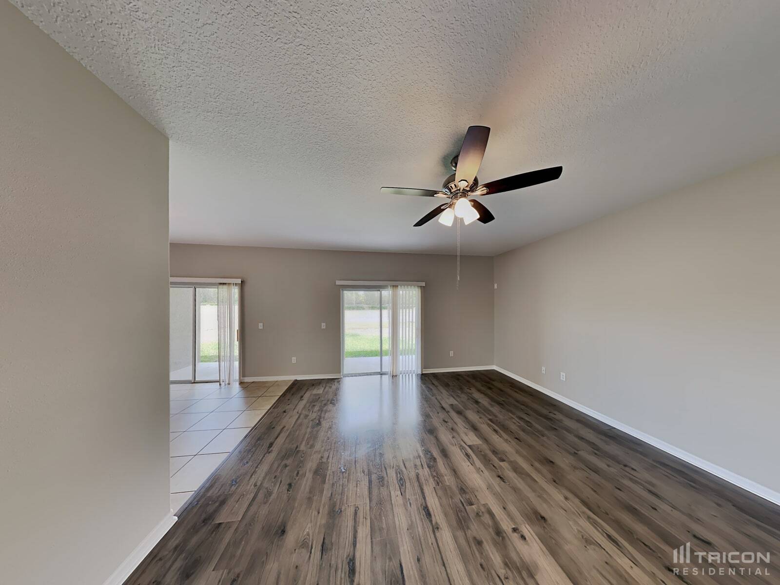 Building Photo - 13805 Newport Shores Dr