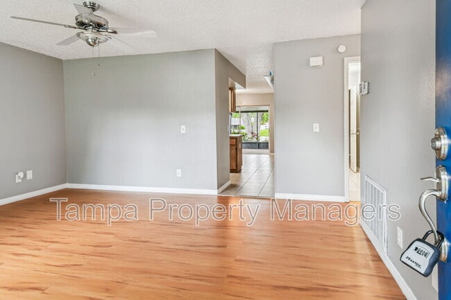 Building Photo - 16214 Pebblebrook Dr