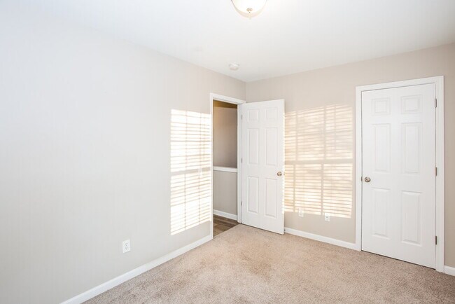 Building Photo - 2914 Pirates Pl