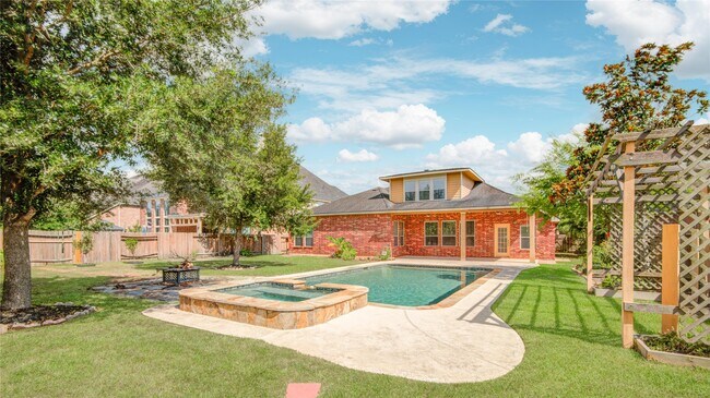 Building Photo - 2422 Monarch Terrace Dr