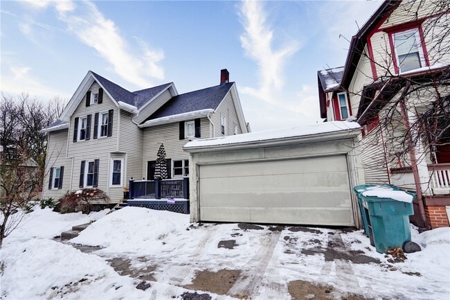 Building Photo - 249 S Goodman St