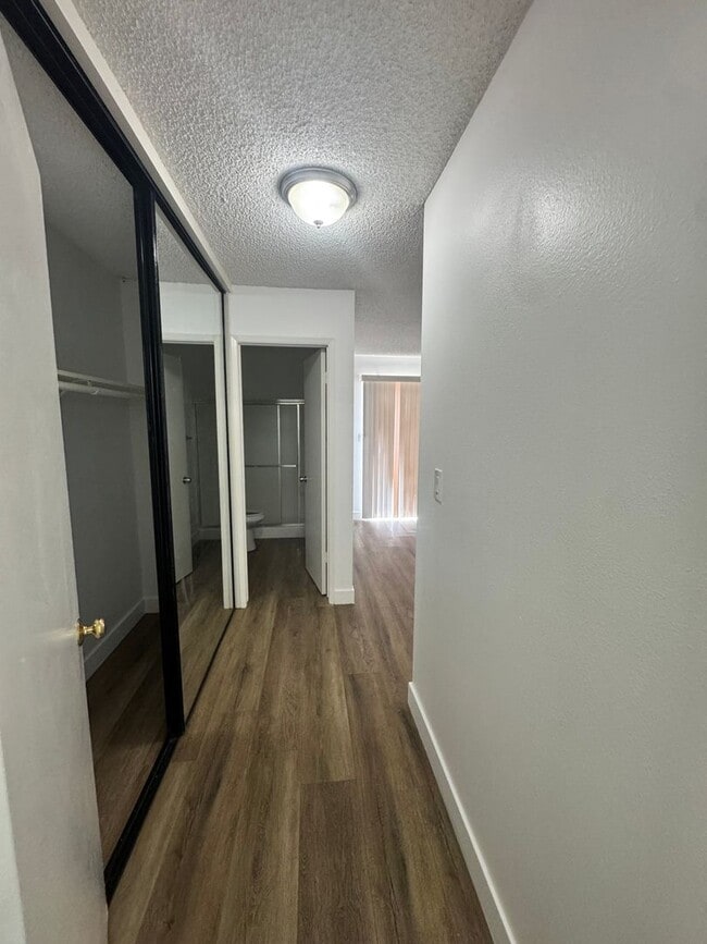 Building Photo - 17740 La Rosa Ln