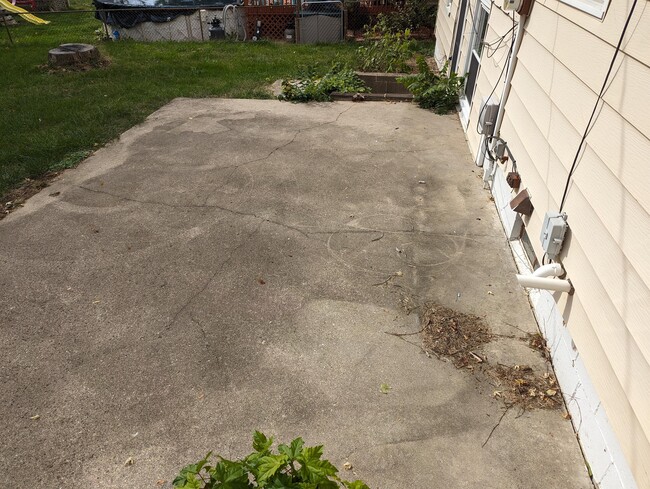 Building Photo - 2283 Grandview Dr