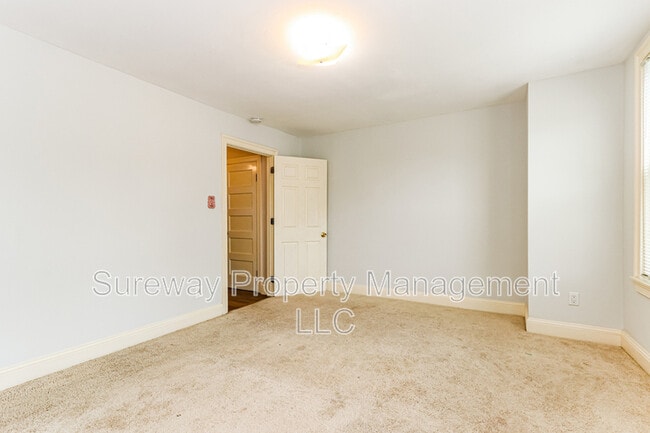 Building Photo - 137 Bartram Ave