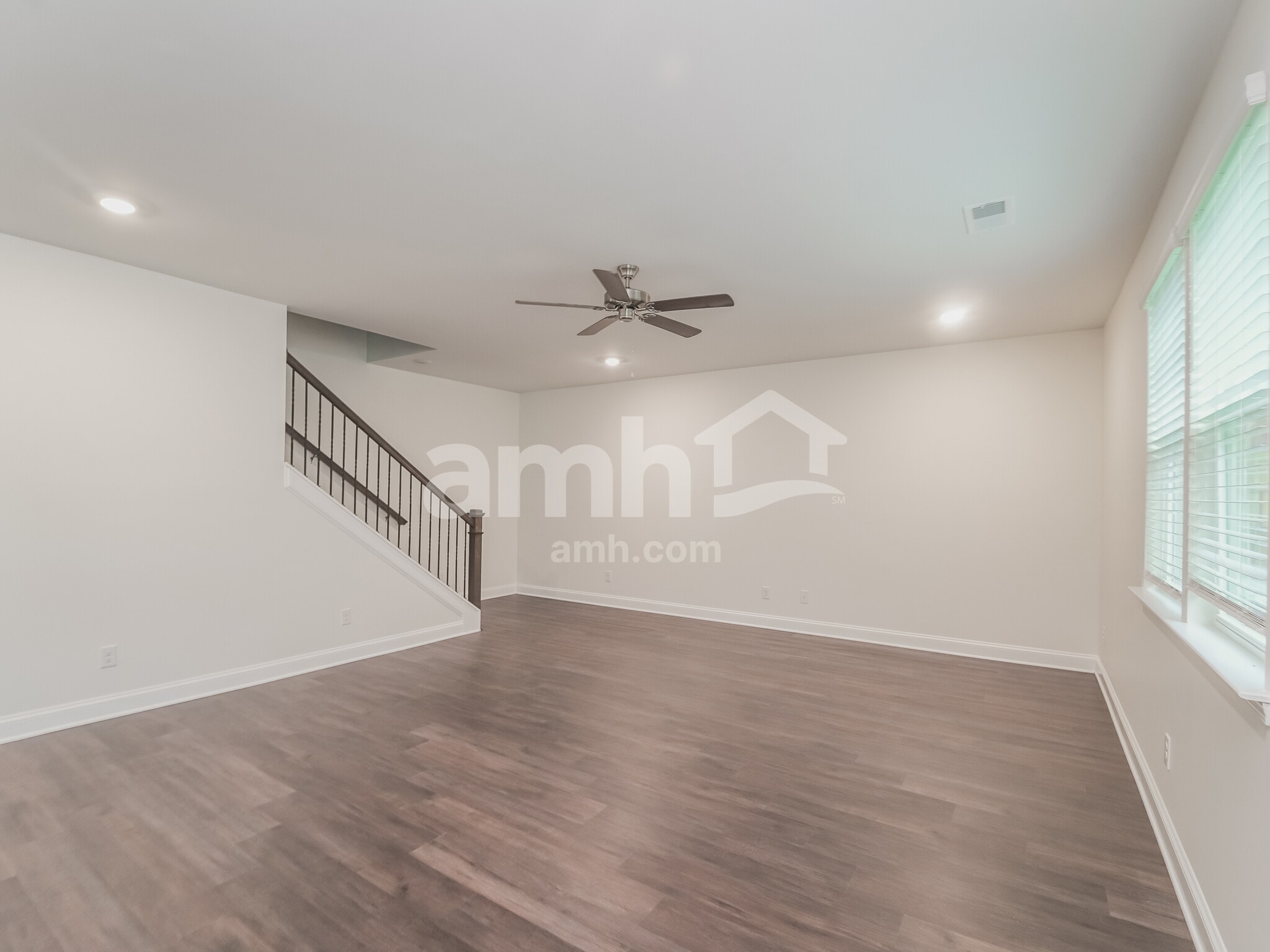 Building Photo - 637 Rivermist Dr