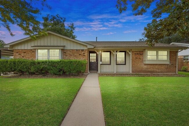 Building Photo - 3214 Flamborough Dr