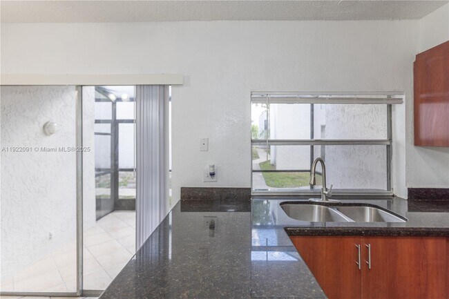 Building Photo - 4415 Treehouse Ln