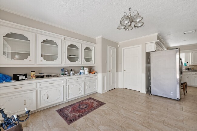 Building Photo - 11302 Hylander Dr
