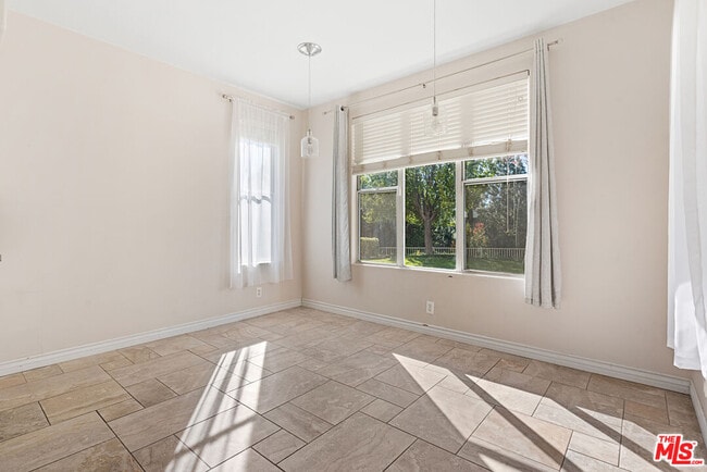 Building Photo - 24310 Belford Ct