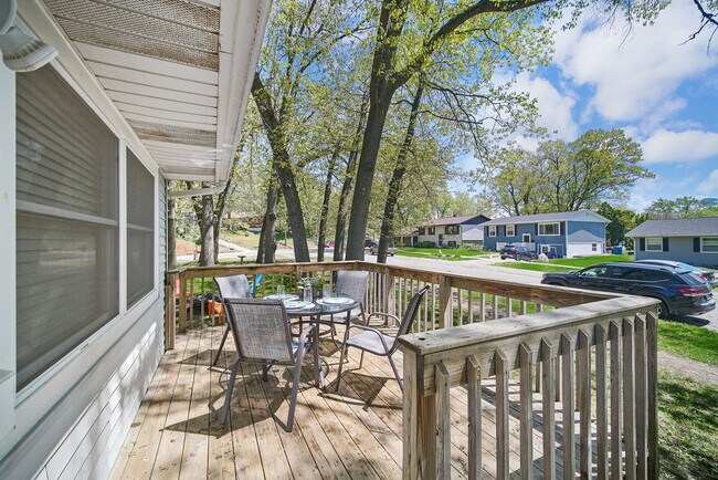 Building Photo - 615 Pine St