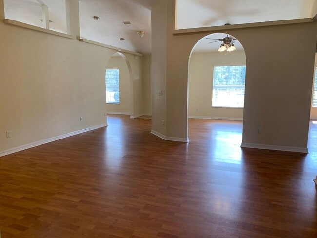 Building Photo - 4BR/3BA Horse/Pet Friendly Home on 5 Acres!