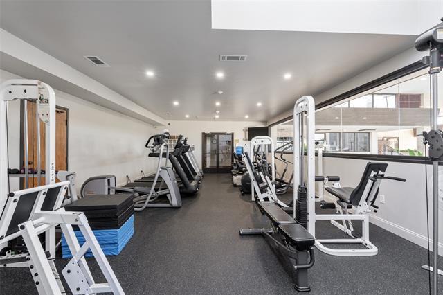 Building Photo - 6335 W Northwest Hwy