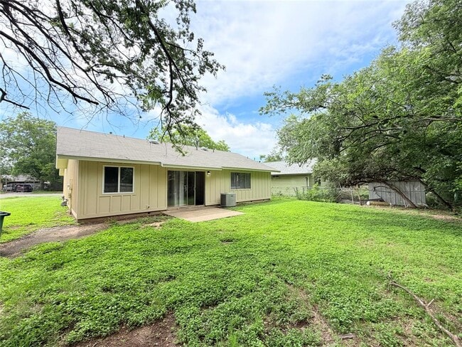 Building Photo - 5206 Village Trail