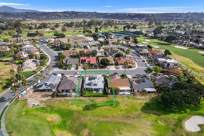 Building Photo - STUNNING HOME WITH GOLF COURSE VIEW IN WHI...