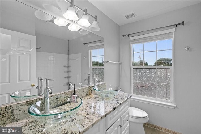 Building Photo - 6350 Regal Oak Dr