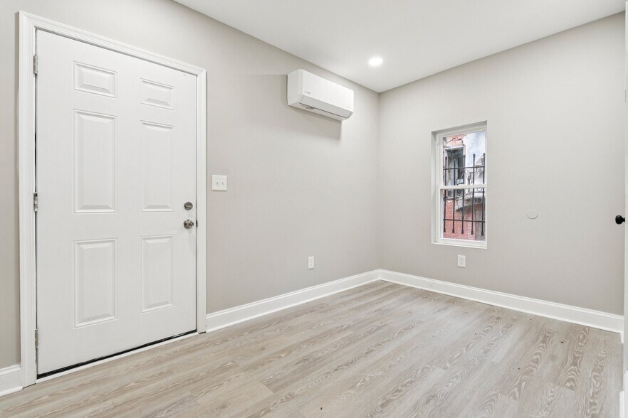 Building Photo - 916 N Arlington Ave
