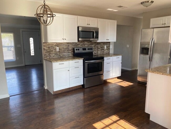 Building Photo - 3621 Spruce Ave