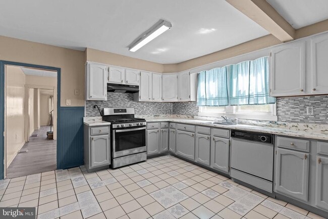 Building Photo - 129 Blake Ave