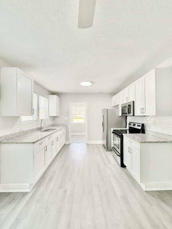 Building Photo - 3308 N Avon Ave