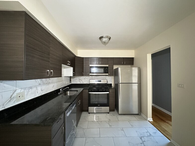 Building Photo - 622 Lincoln Ave