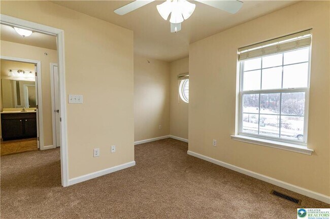 Building Photo - 241 Snapdragon Way