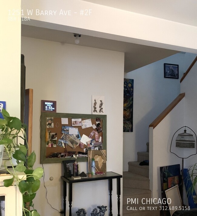 Building Photo - LOVELY Duplex, w/d, hdwd, updated kitchen,...