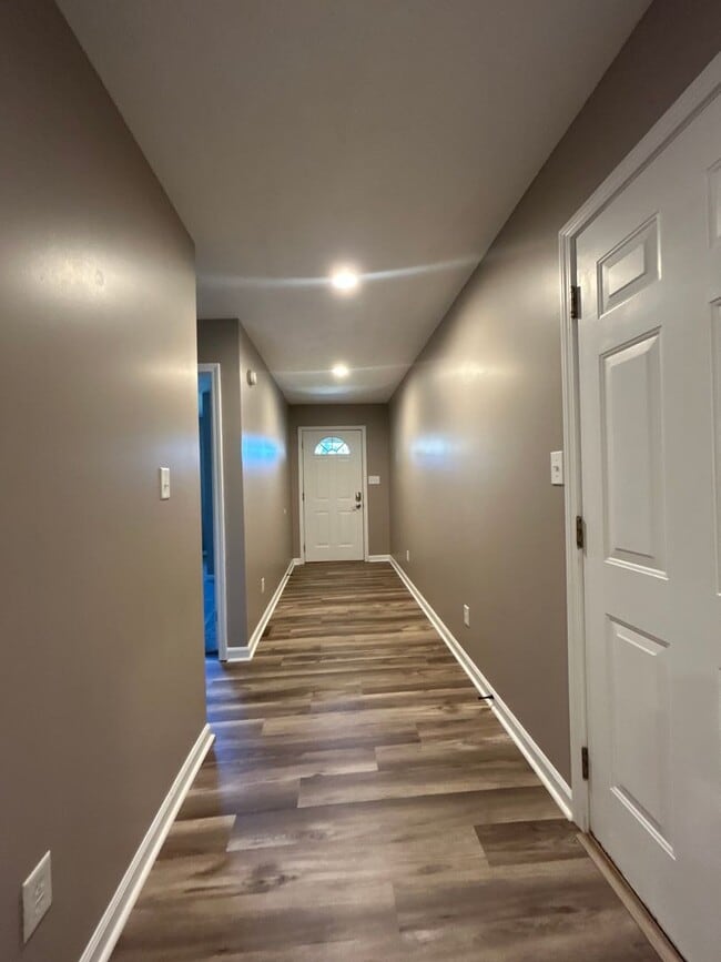 Building Photo - 2 Bedroom 2 Bath Condo Available Now!