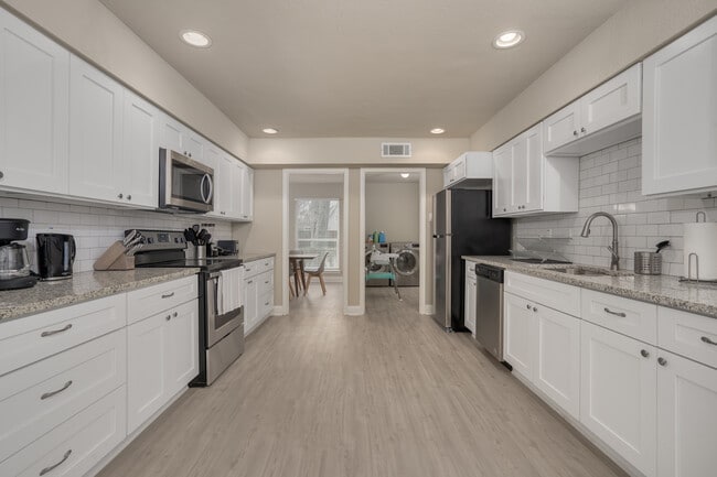 Building Photo - 11210 Cotillion Dr