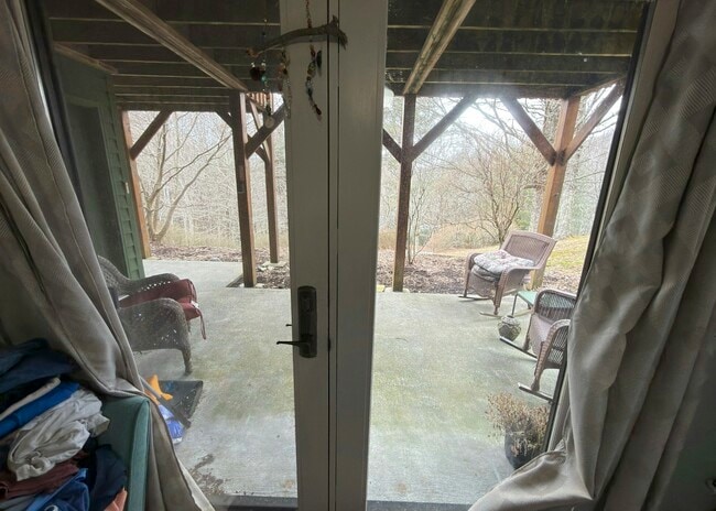 Building Photo - 169 Brookview Ln