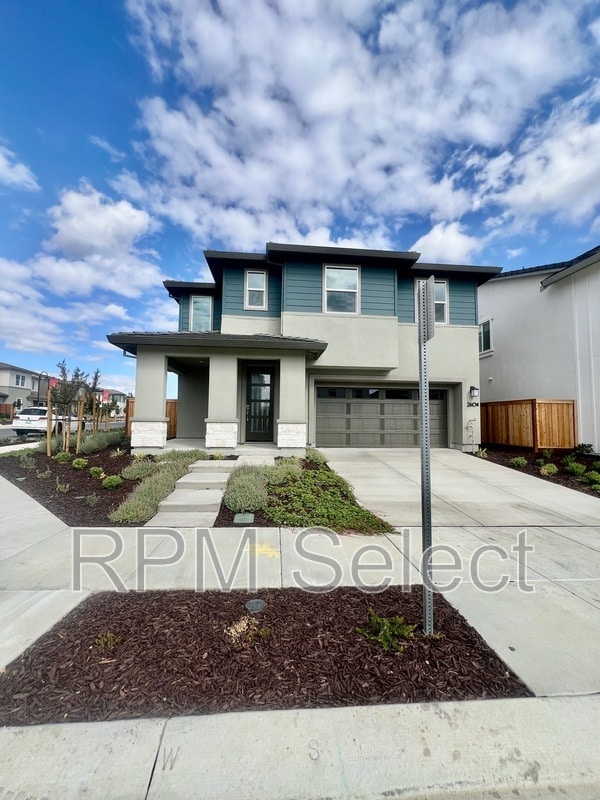 Building Photo - 2604 Atascadero Dr