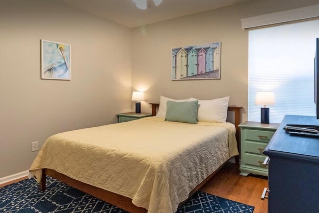 Building Photo - 5340 4th St