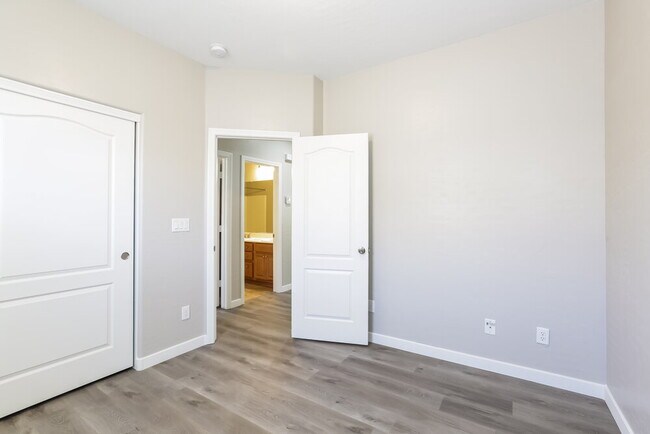 Building Photo - 699 Bridgeford Ct