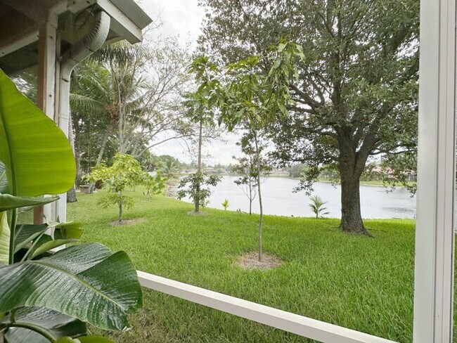 Building Photo - 5152 Woodfield Way