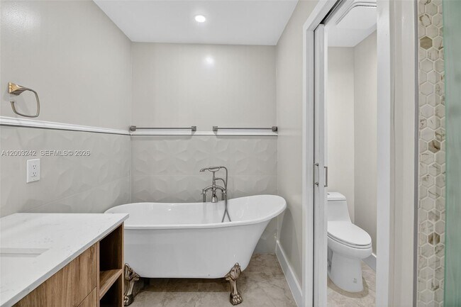 Building Photo - 6090 SW 63rd Ave