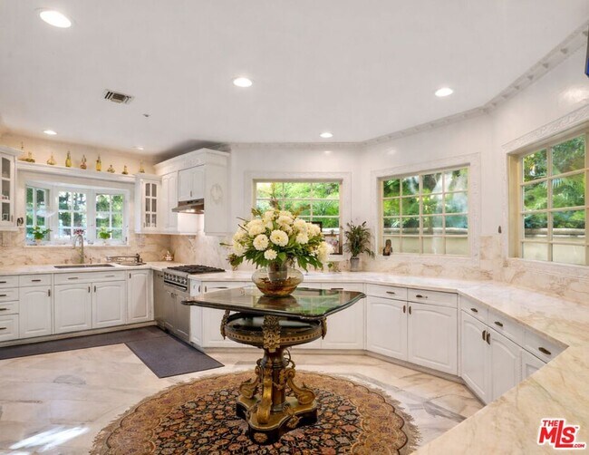 Building Photo - 2258 Gloaming Way