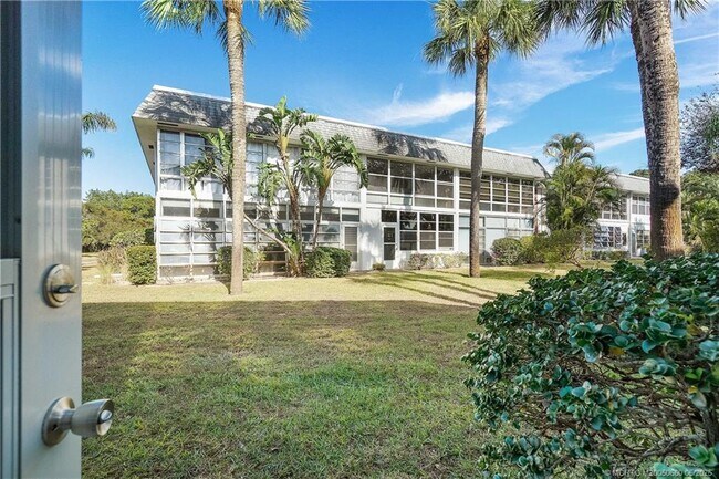 Building Photo - 2929 SE Ocean Blvd