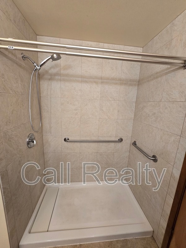 Building Photo - 4023 N Argonne Rd